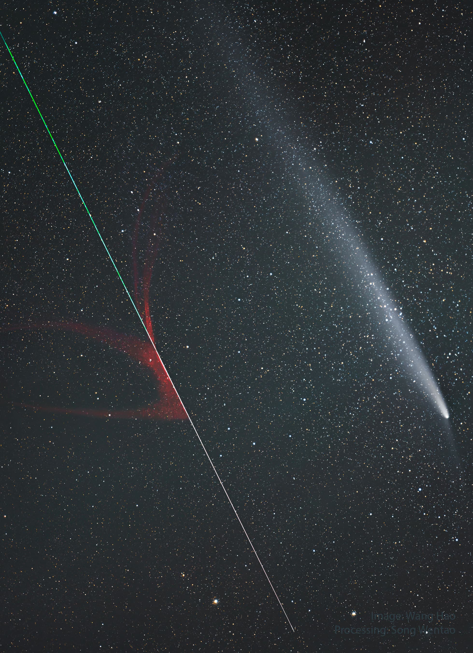 APOD: 2024 November 27 – The Meteor and the Comet