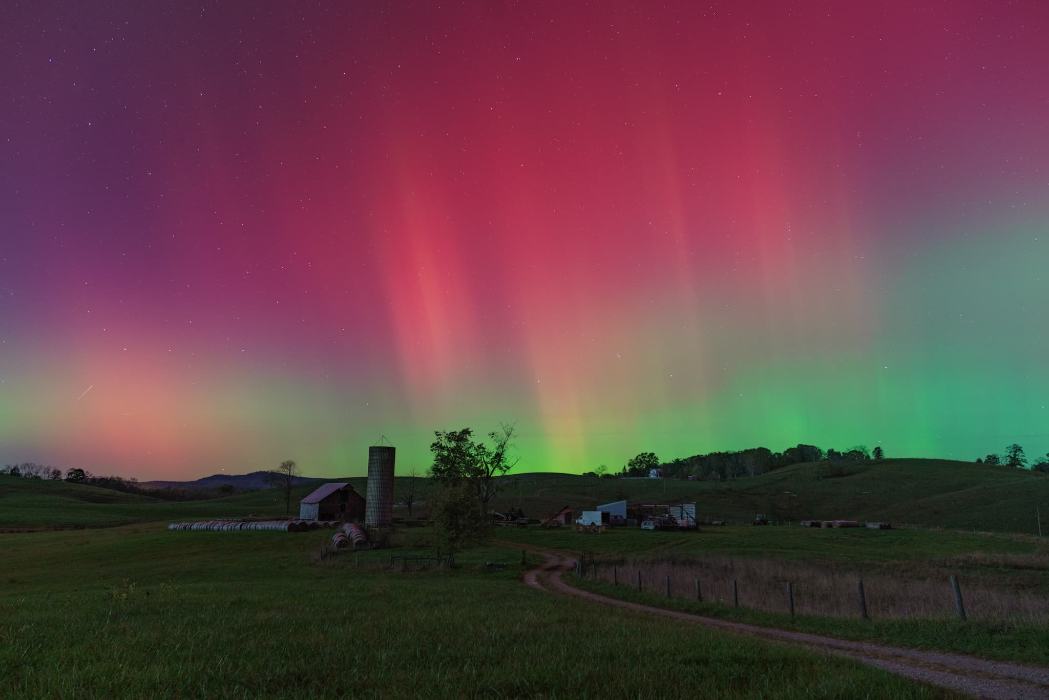 APOD: 2024 October 12 – Northern Lights, West Virginia