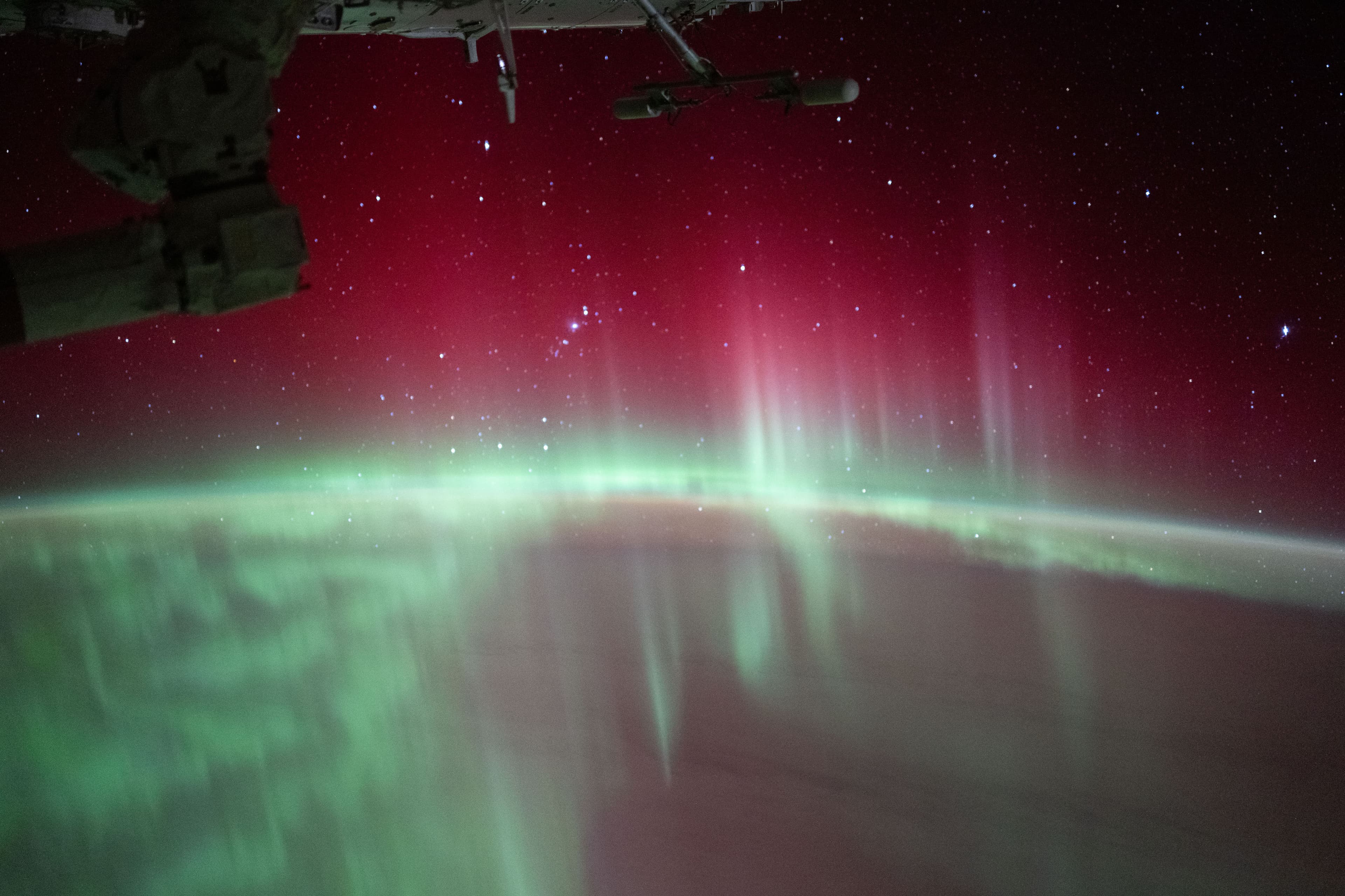 APOD: 2024 September 13 – Aurora Australis and the International Space Station
