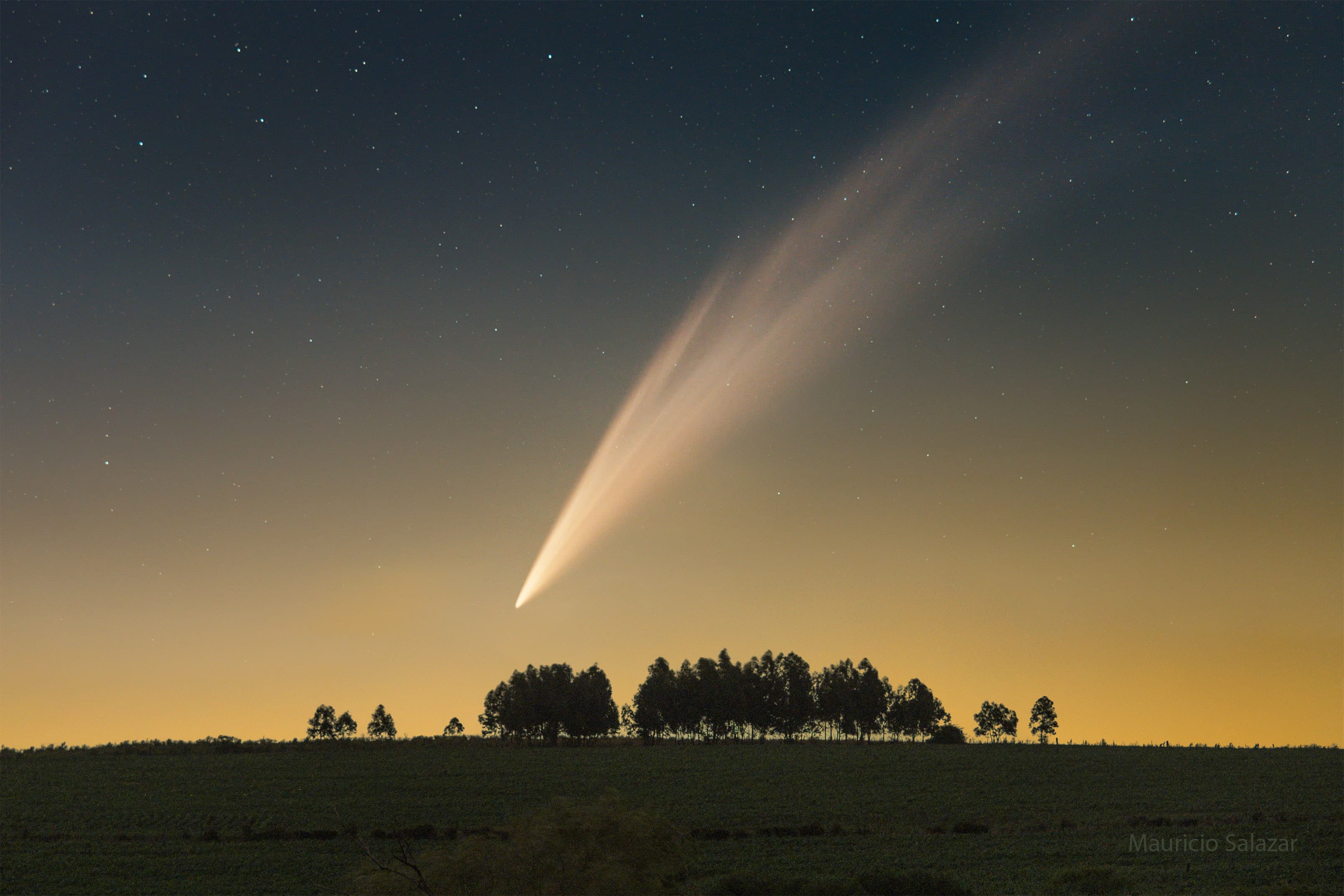 APOD: 2025 January 28 – Comet G3 ATLAS over Uruguay
