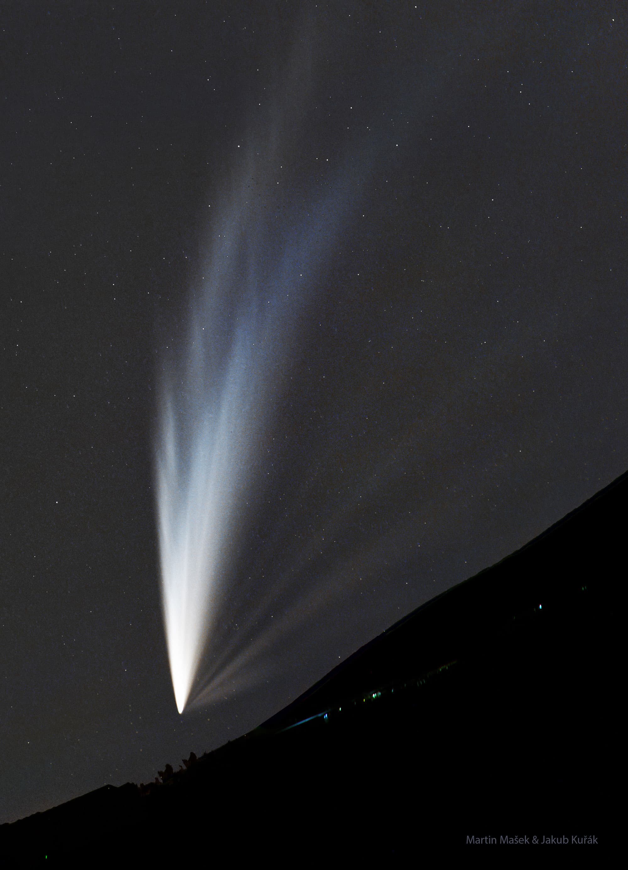 APOD: 2025 January 26 – The Many Tails of Comet G3 ATLAS