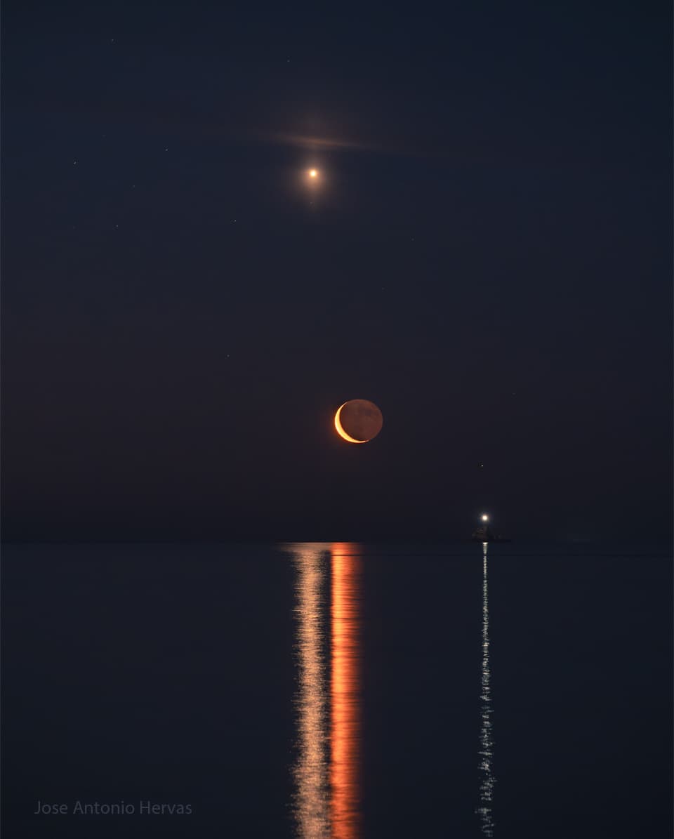APOD: 2025 May 5 – Planet Lines Across Water