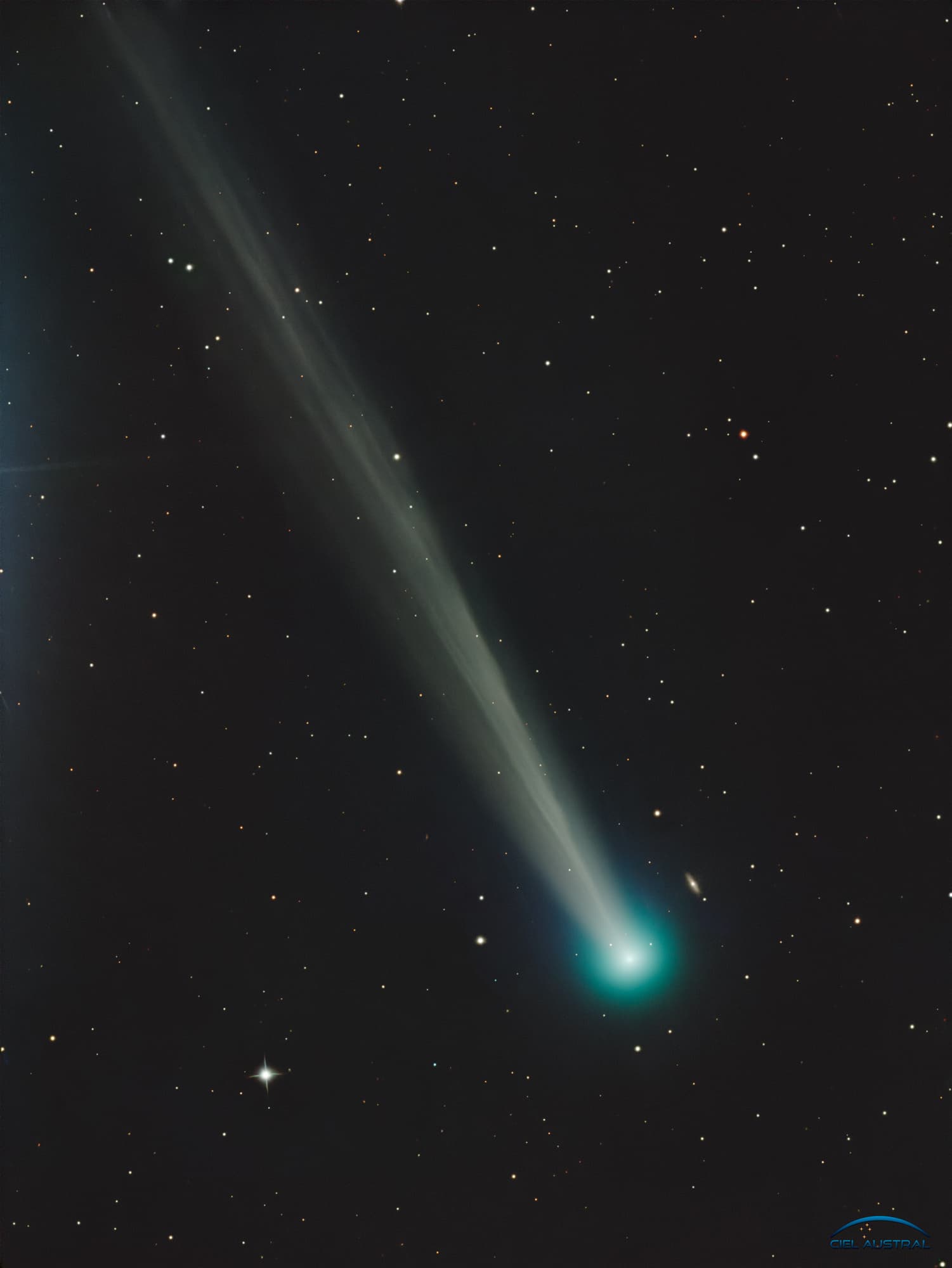 APOD: 2025 September 18 – Comet C/2025 R2 SWAN