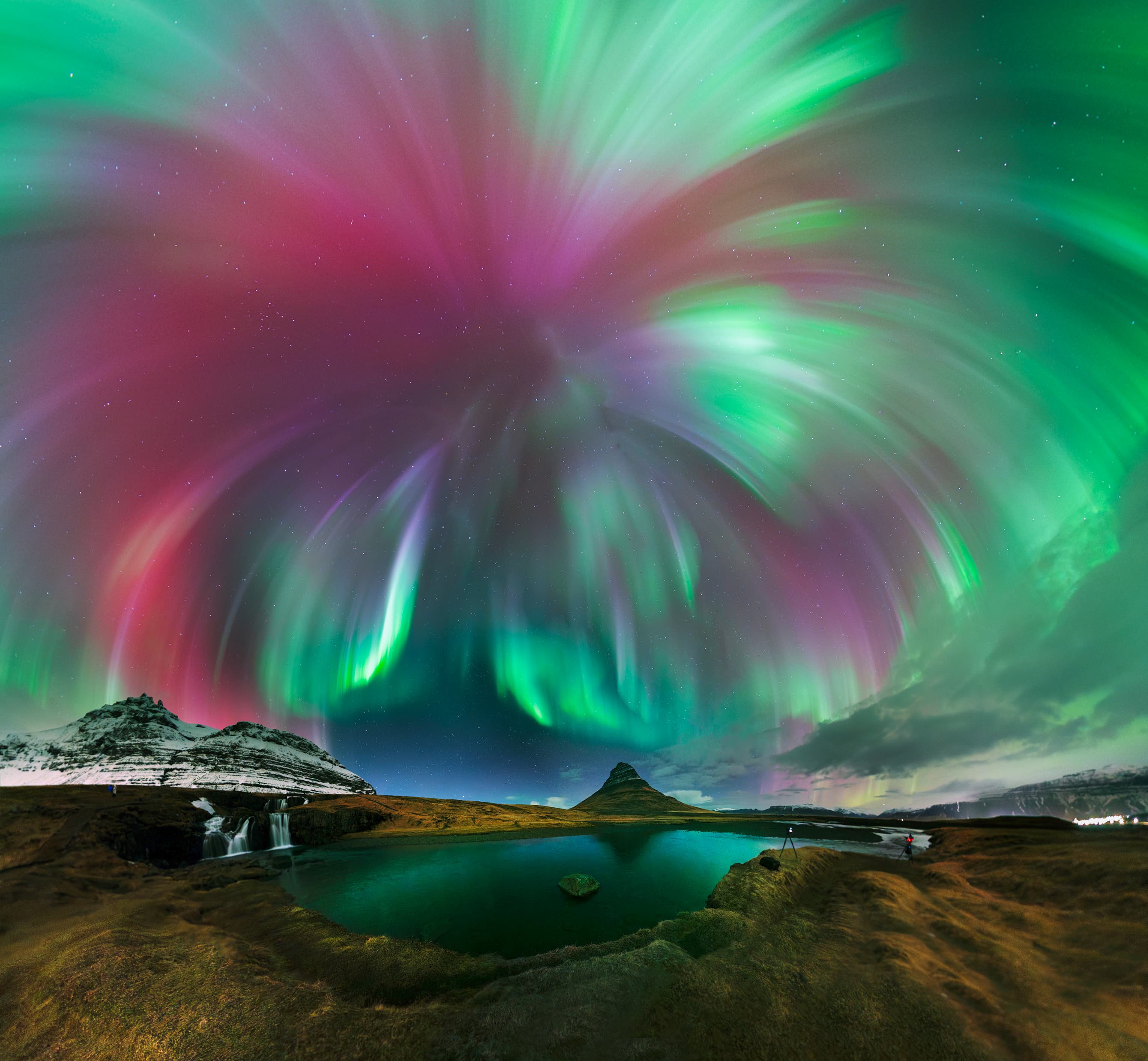 APOD: 2026 January 1 – Auroral Corona