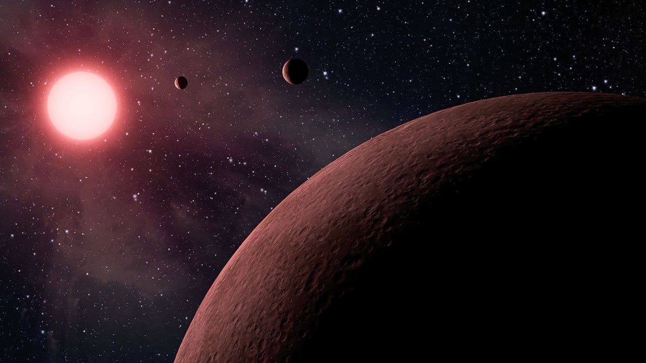 Tiny Trio of Exoplanets Found Orbiting a Red Star