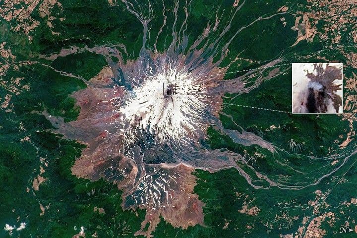 Chile’s Villarrica Sputters