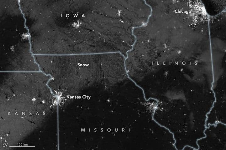 Streak of Snow in the Midwest