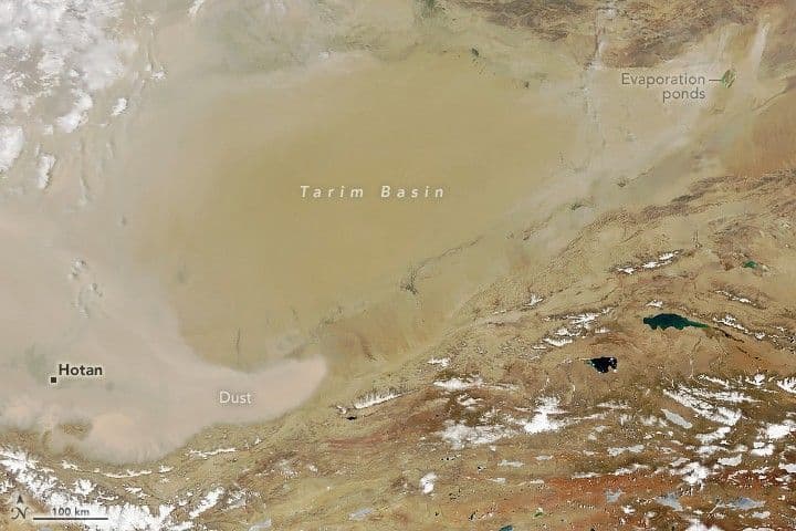 Dusty Spring in the Tarim Basin