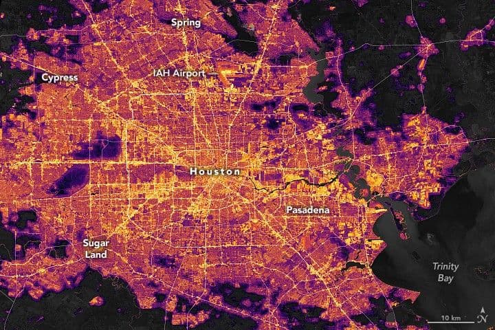Derecho Darkens Houston