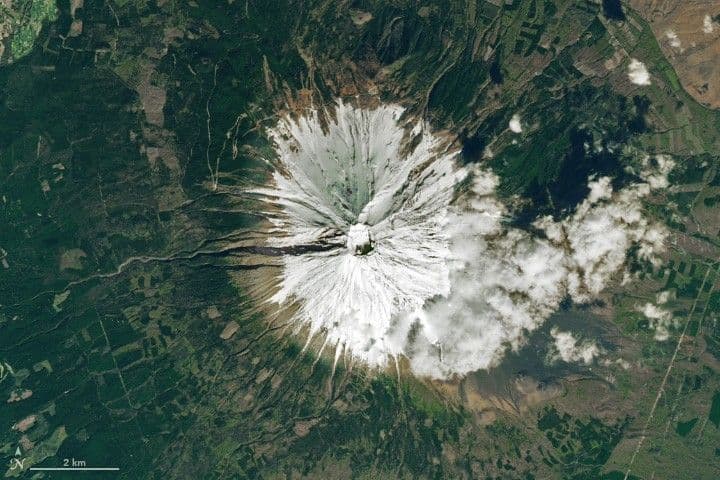 Mount Fuji Bare Again After Fleeting Snow