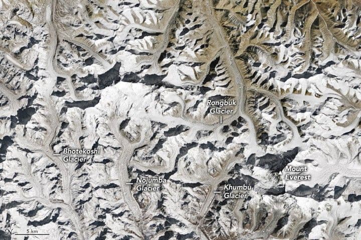 Himalayan Snow Lines on the Rise