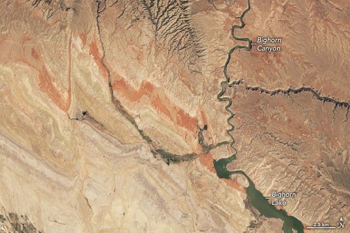 Relics of a Red World in Bighorn Basin
