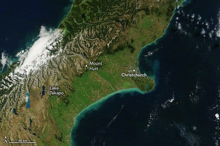 Late-Autumn Storm Lashes New Zealand