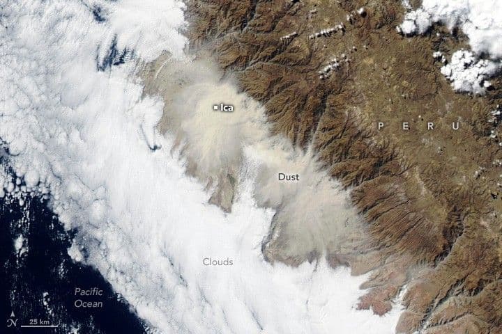 Dust Engulfs Coastal Peru