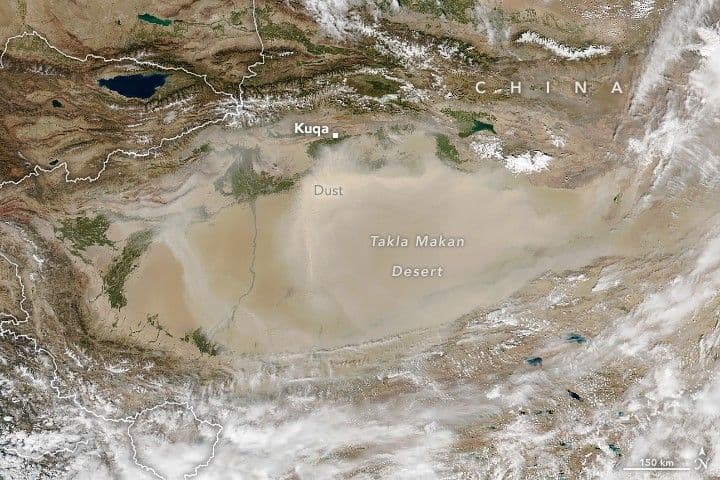 Dust in the “Eye” of the Tarim Basin