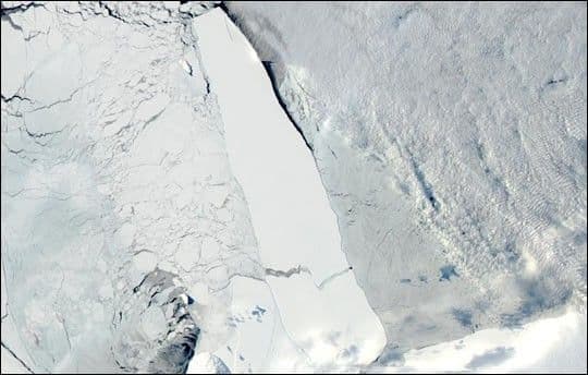 B-15A Iceberg Breaks in Two