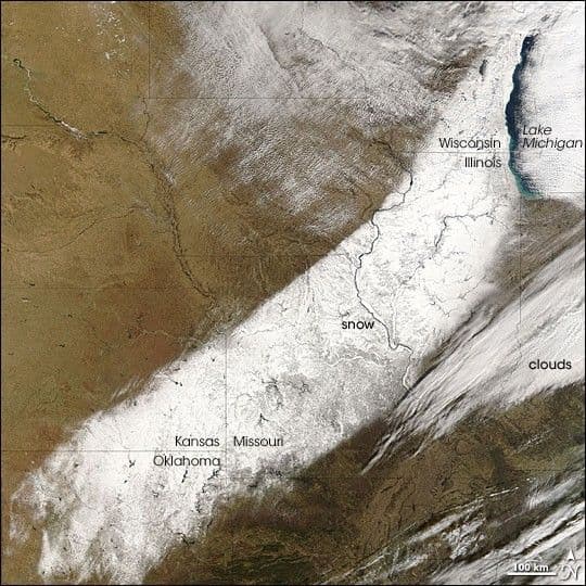 Heavy Snow in U.S. Midwest