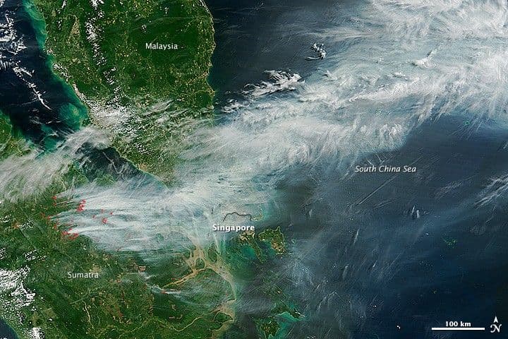 Smoke Engulfs Singapore