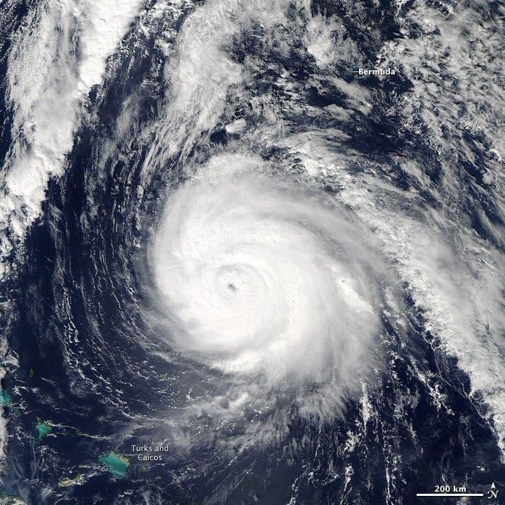 Hurricane Gonzalo Approaching Bermuda