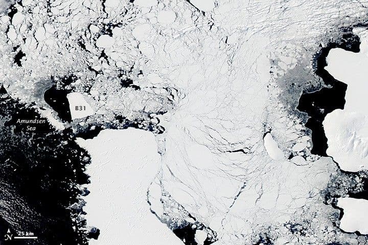Iceberg B31 Heads West