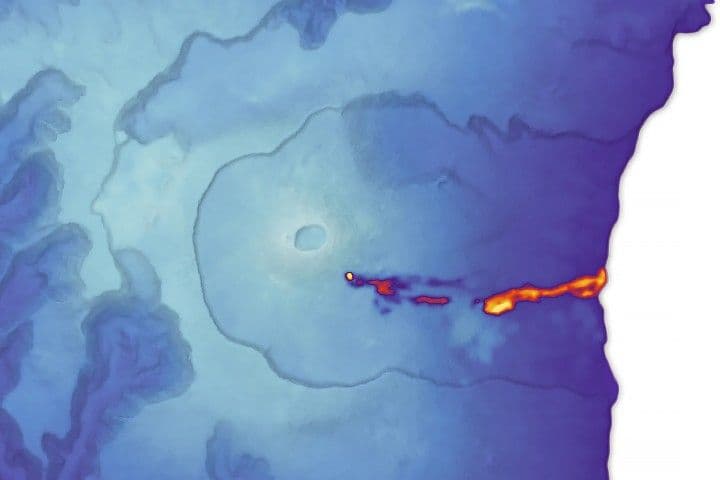 Réunion Island Lava Reaches the Sea