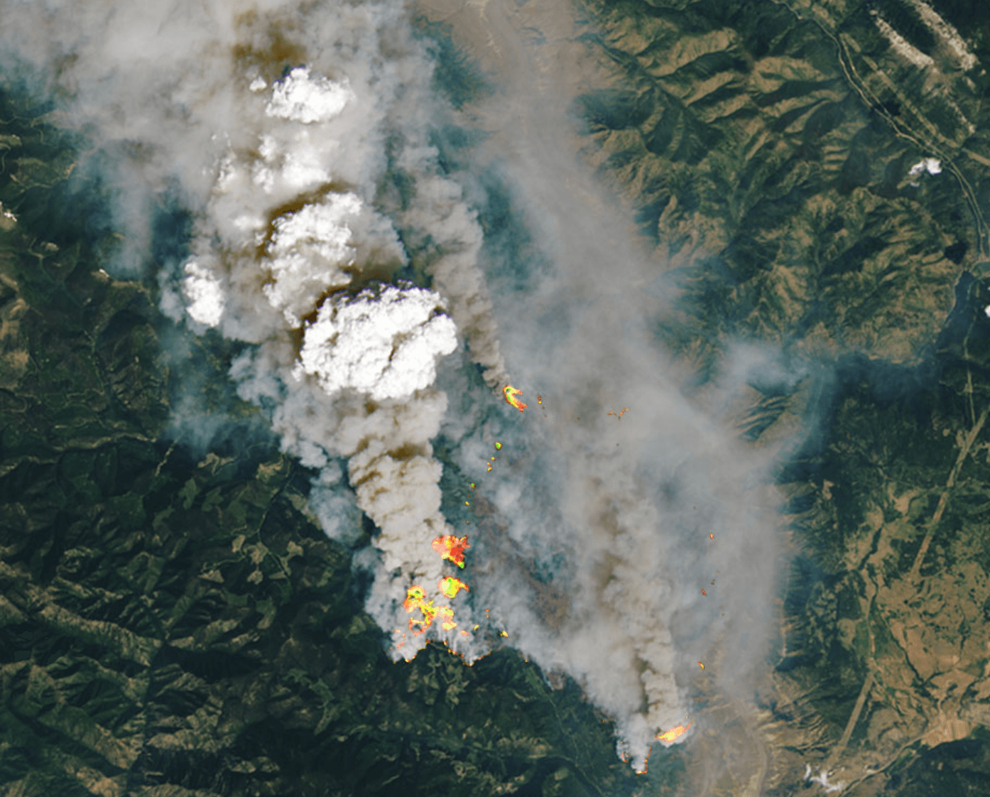 NASA-NOAA Satellites Find Smoke Complicates Wildfire Lightning Risk