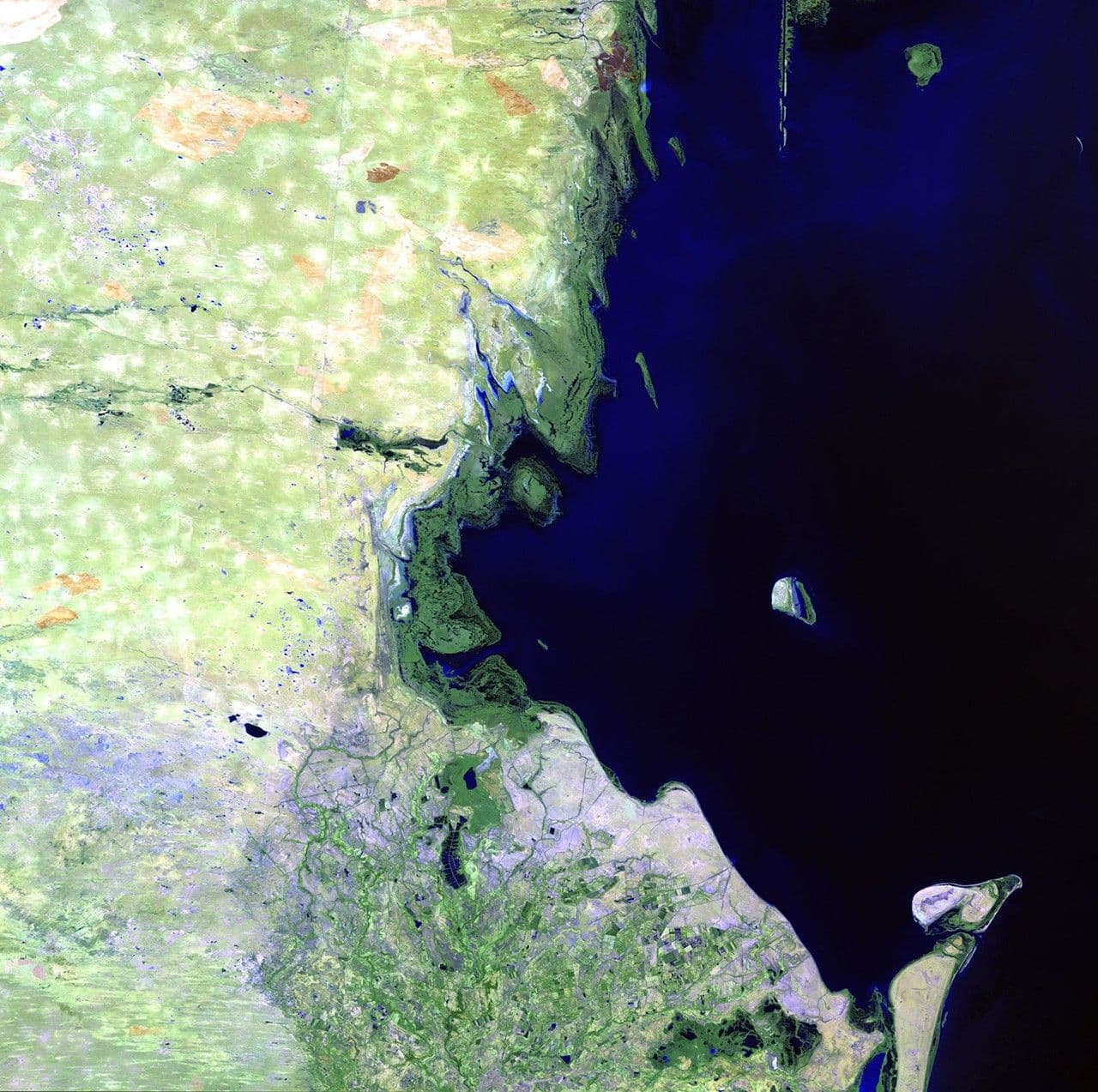Rising water, Caspian Sea