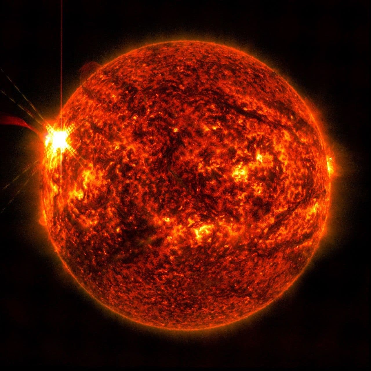 Strong Flare Erupts from Sun