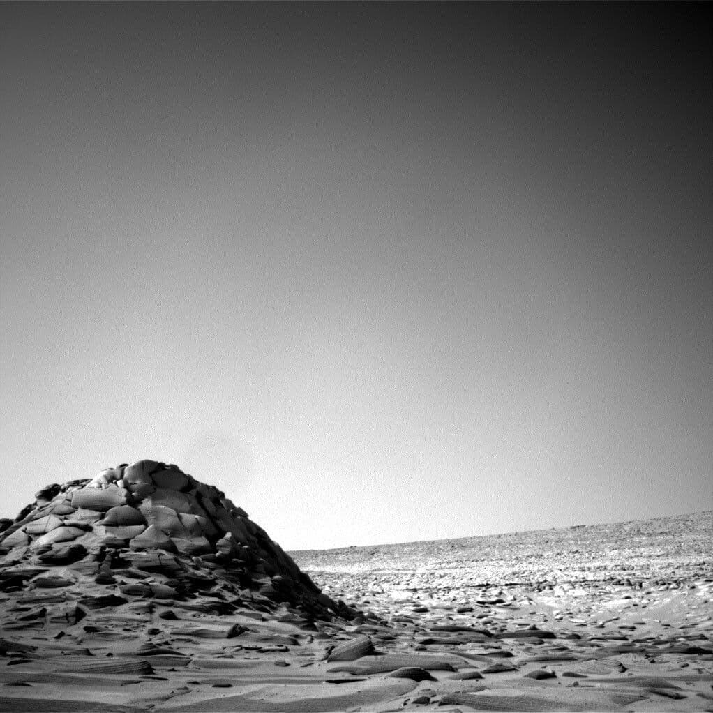 Sols 3757-3758: Reacting To External Forces