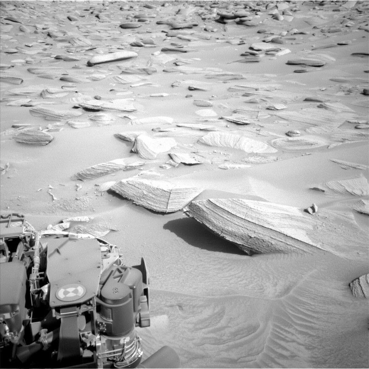 Sols 3783-3784: A Picture Perfect Day – Or To Be More Exact, a Day Perfect for Taking Pictures!