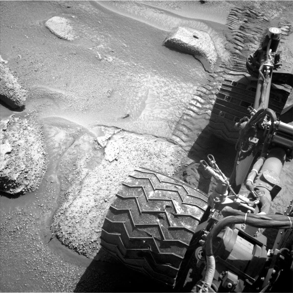 Sol 3865: Touch and Go!