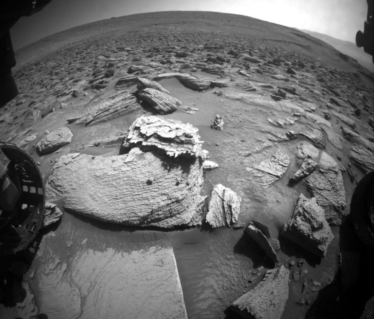 Sols 3892-3893: The Lion’s Mane!