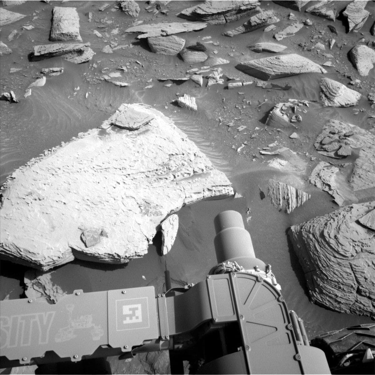 Sols 3962-3963: Dust Removal Delayed