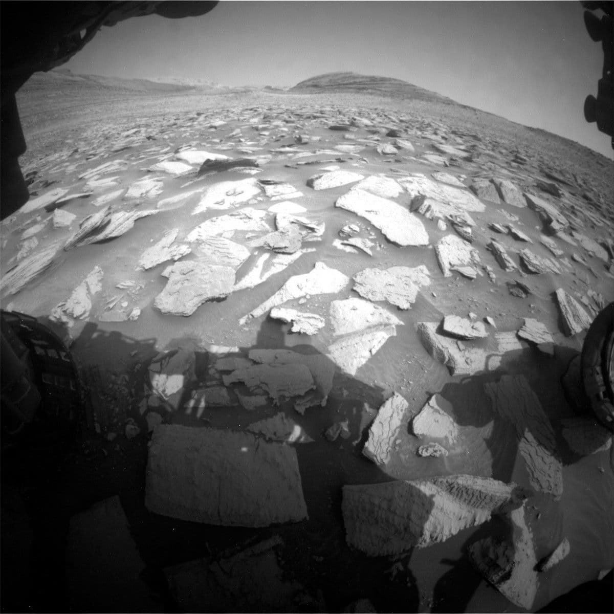 Sols 4037-4038: Watch Your Step!