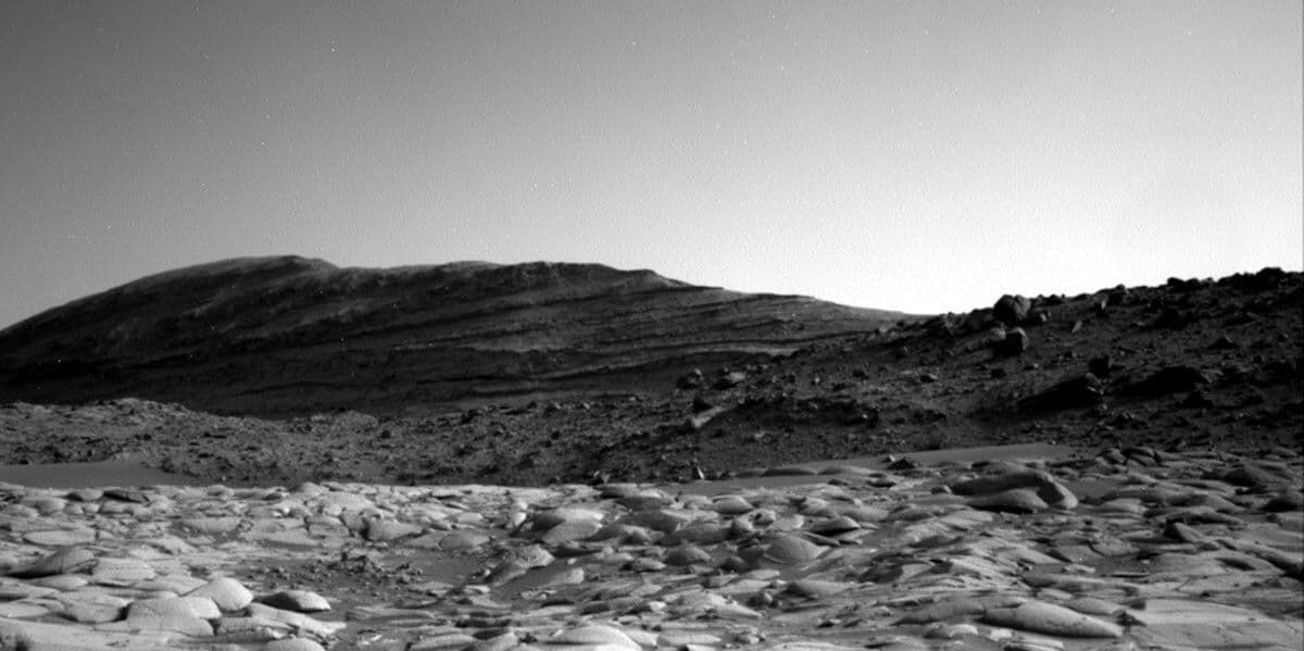Sols 4082-4083: A New Perspective