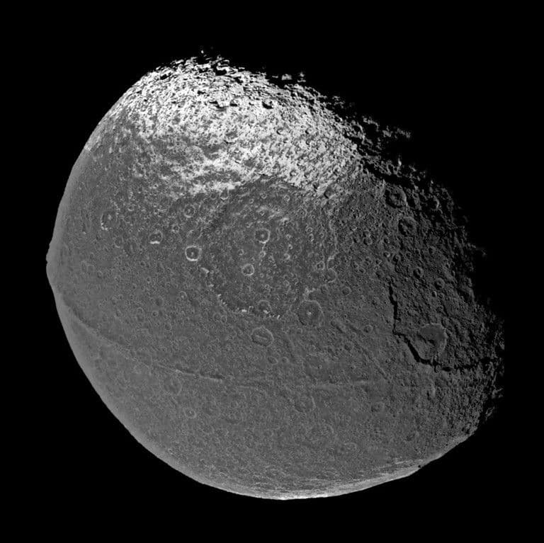 Iapetus Flyby – Sept. 10, 2007
