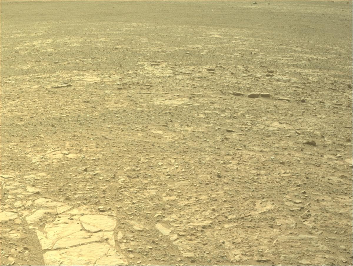 Foto de Marte da câmera FRONT_HAZCAM_LEFT_A