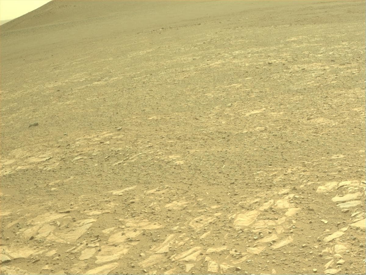 Foto de Marte da câmera FRONT_HAZCAM_LEFT_A