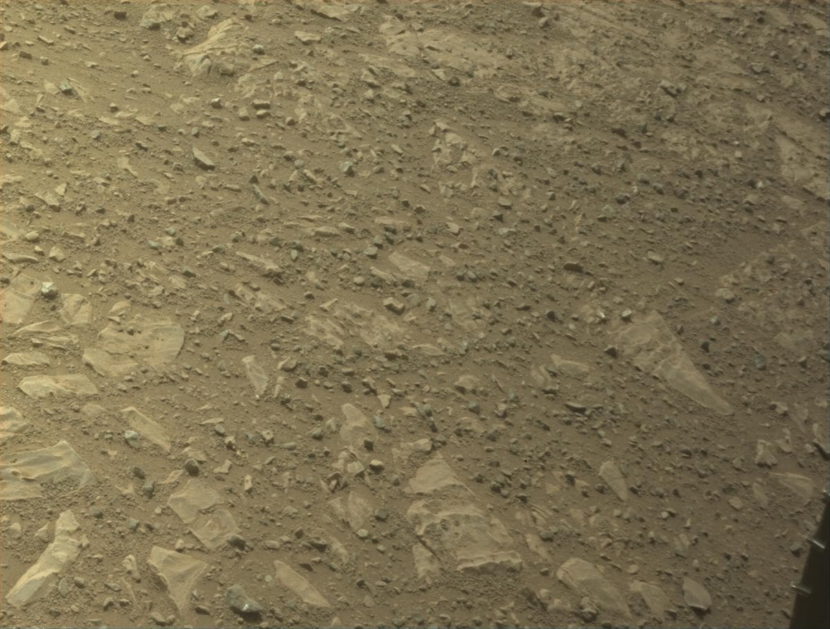 Foto de Marte da câmera FRONT_HAZCAM_LEFT_A