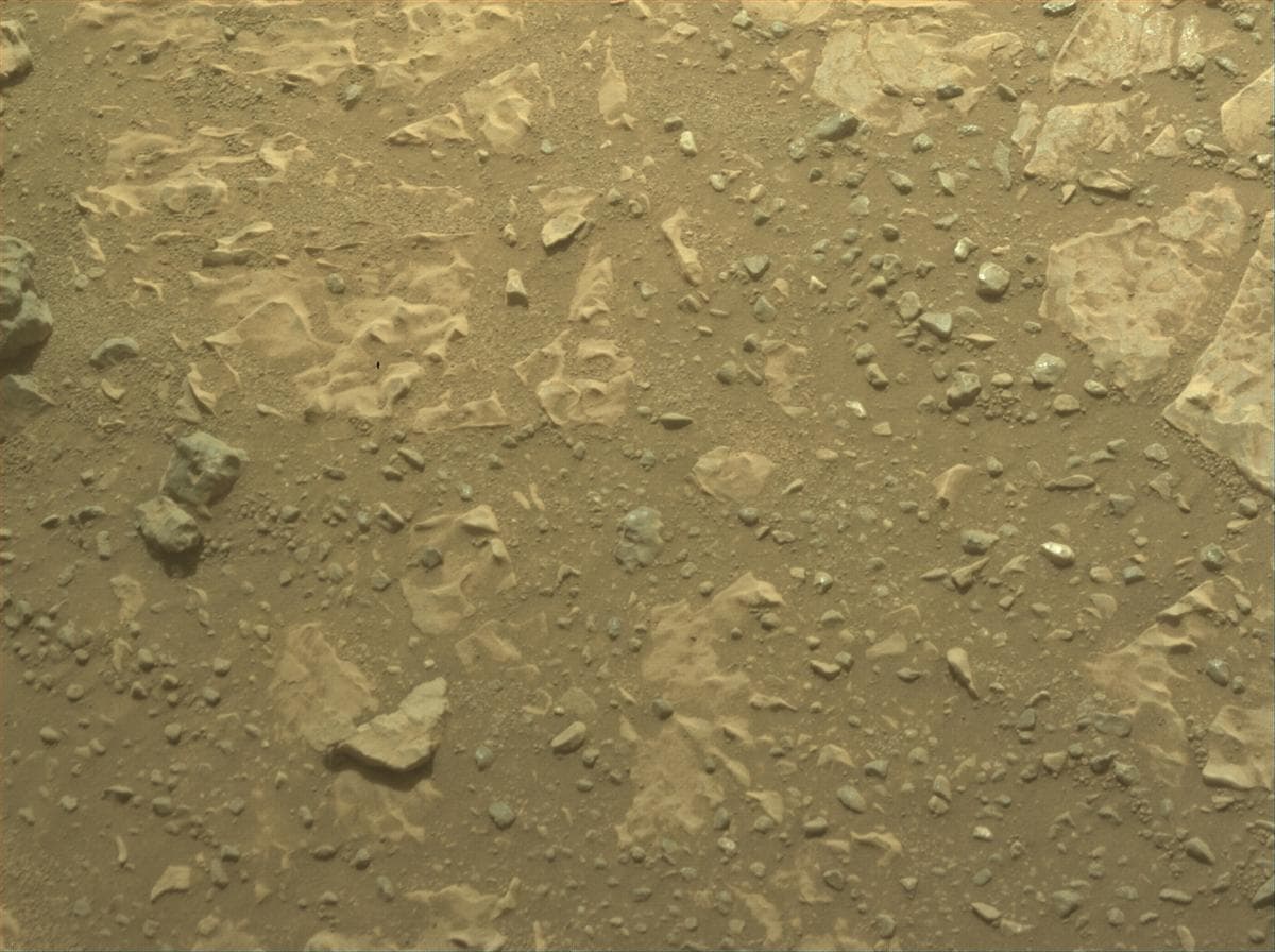 Foto de Marte da câmera FRONT_HAZCAM_LEFT_A