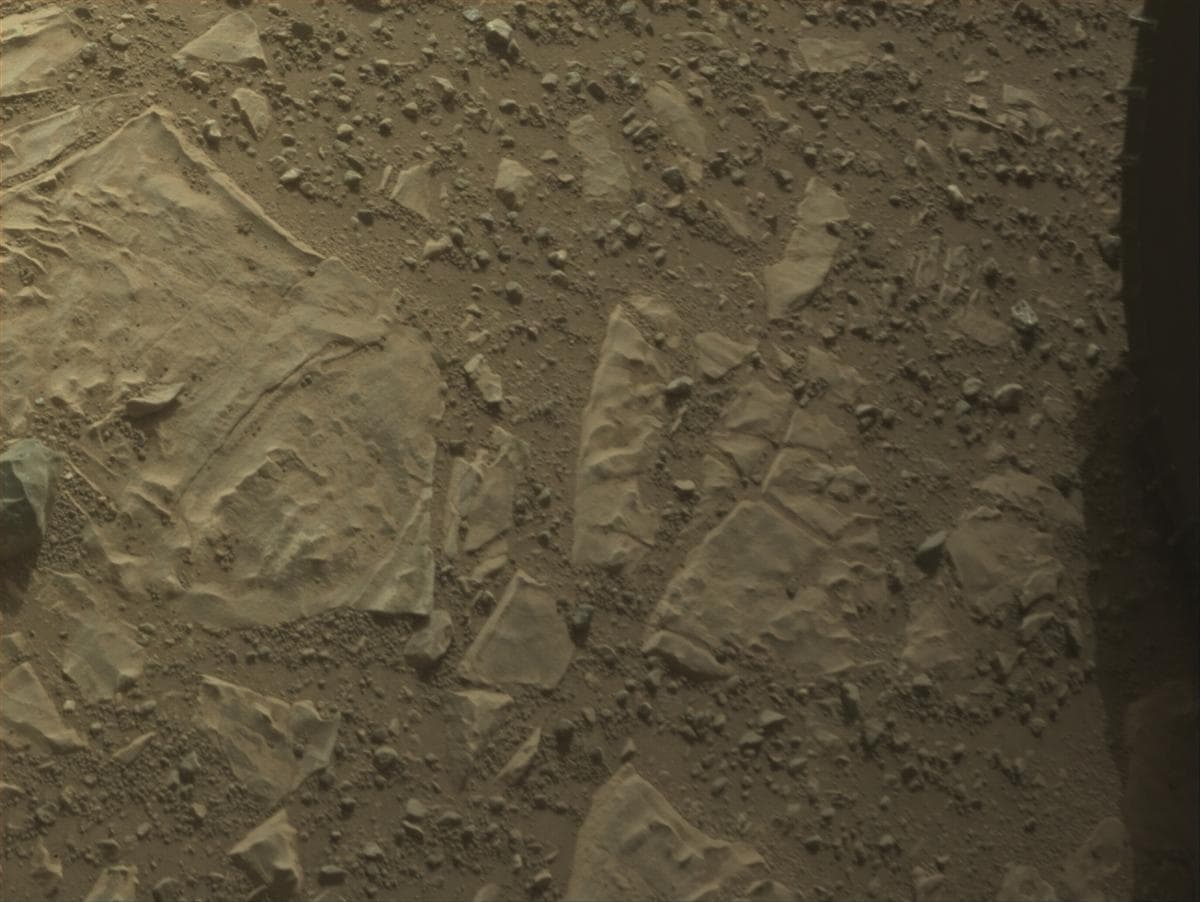 Foto de Marte da câmera FRONT_HAZCAM_LEFT_A