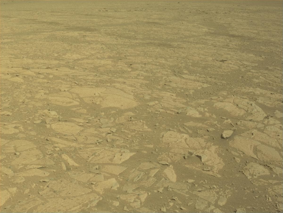 Foto de Marte da câmera FRONT_HAZCAM_LEFT_A