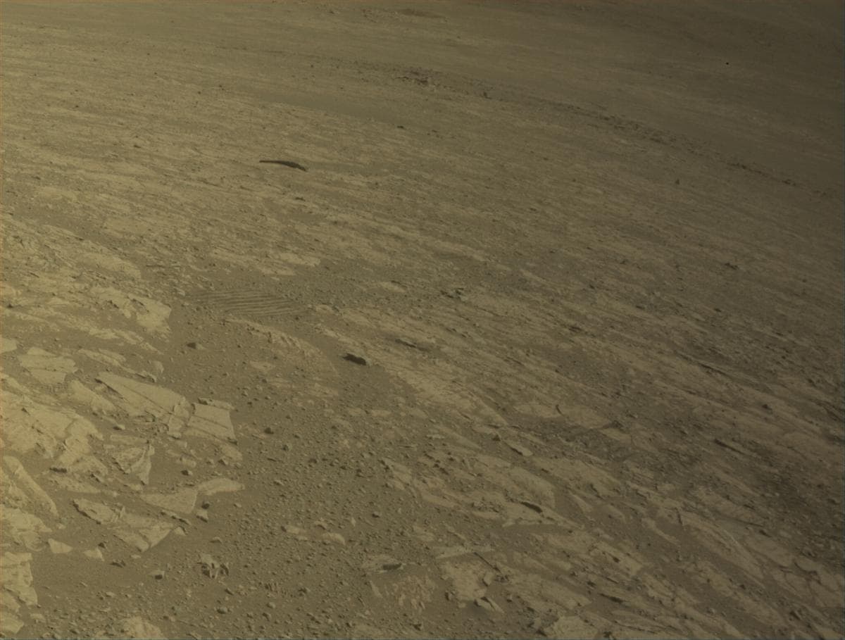 Foto de Marte da câmera FRONT_HAZCAM_LEFT_A