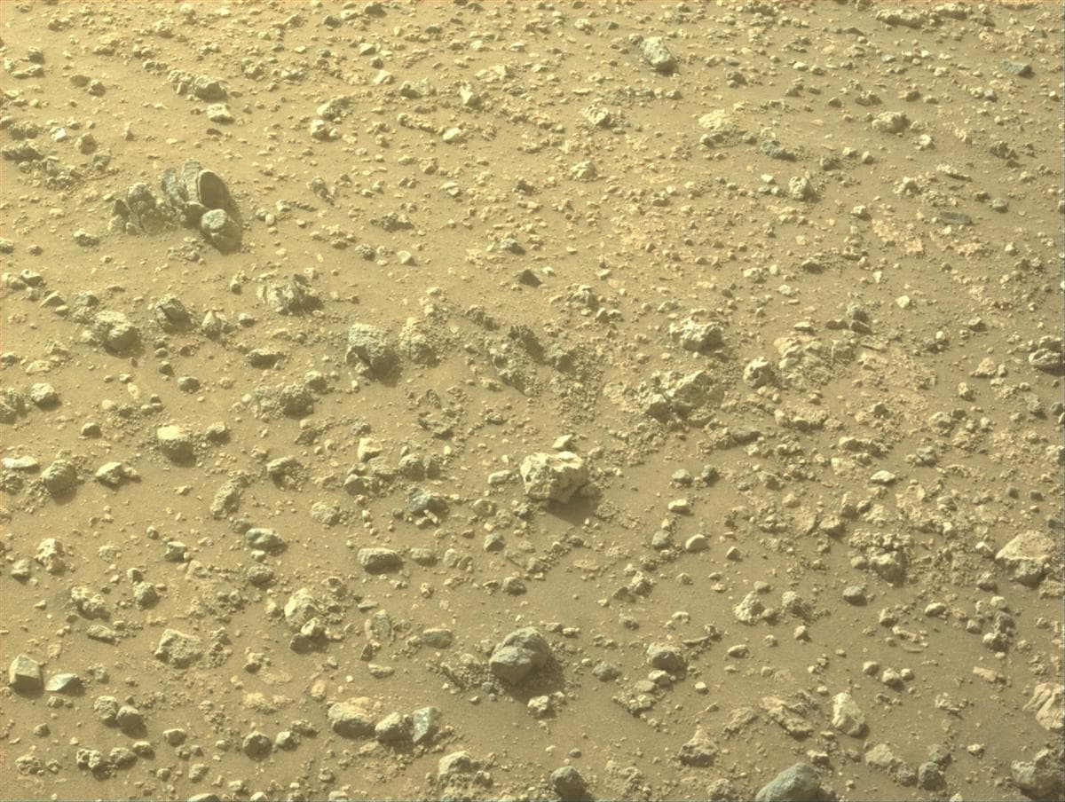 Foto de Marte da câmera FRONT_HAZCAM_LEFT_A