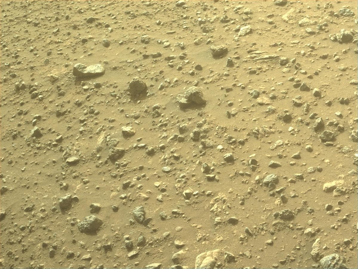 Foto de Marte da câmera FRONT_HAZCAM_LEFT_A