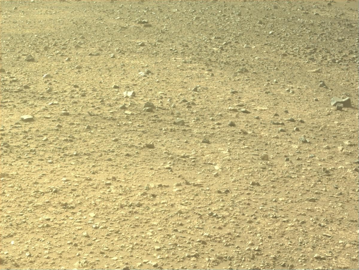 Foto de Marte da câmera FRONT_HAZCAM_LEFT_A