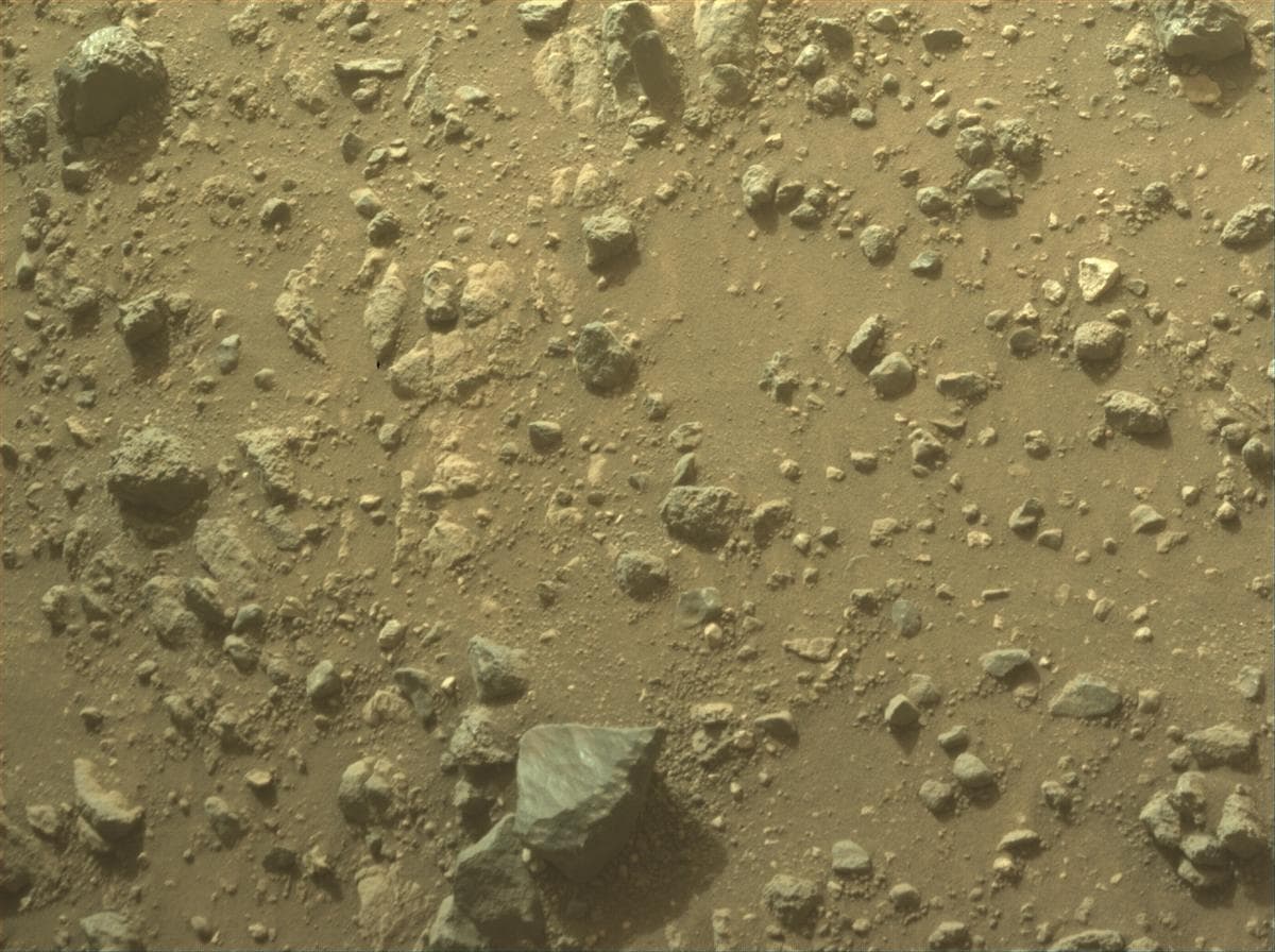 Foto de Marte da câmera FRONT_HAZCAM_LEFT_A