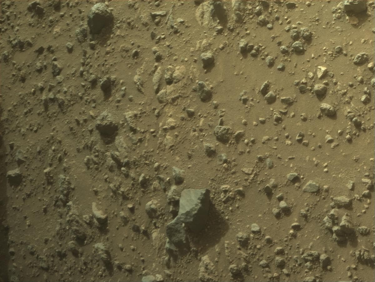 Foto de Marte da câmera FRONT_HAZCAM_RIGHT_A