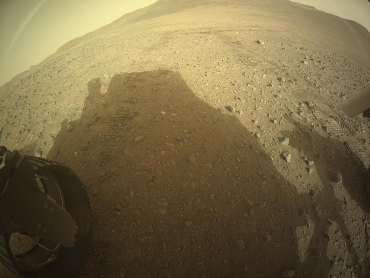 Foto de Marte da câmera REAR_HAZCAM_LEFT