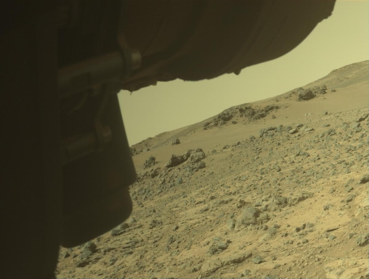 Foto de Marte da câmera FRONT_HAZCAM_LEFT_A